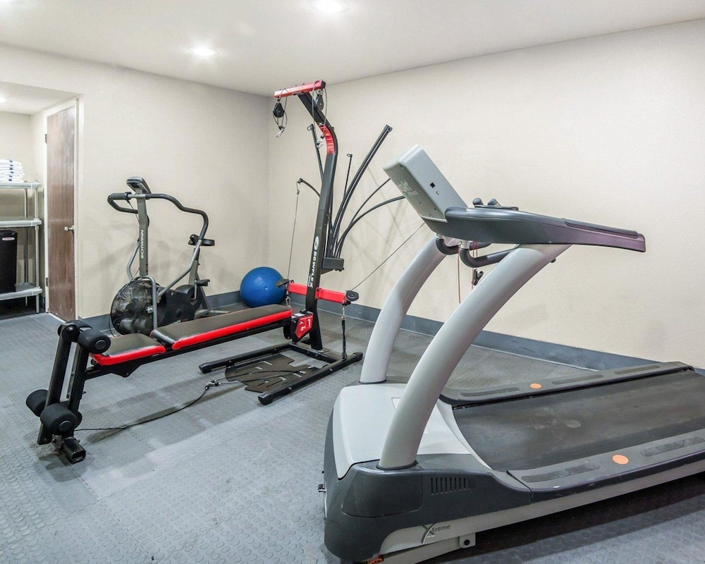 Rodeway Inn  Suites - Property Image 12