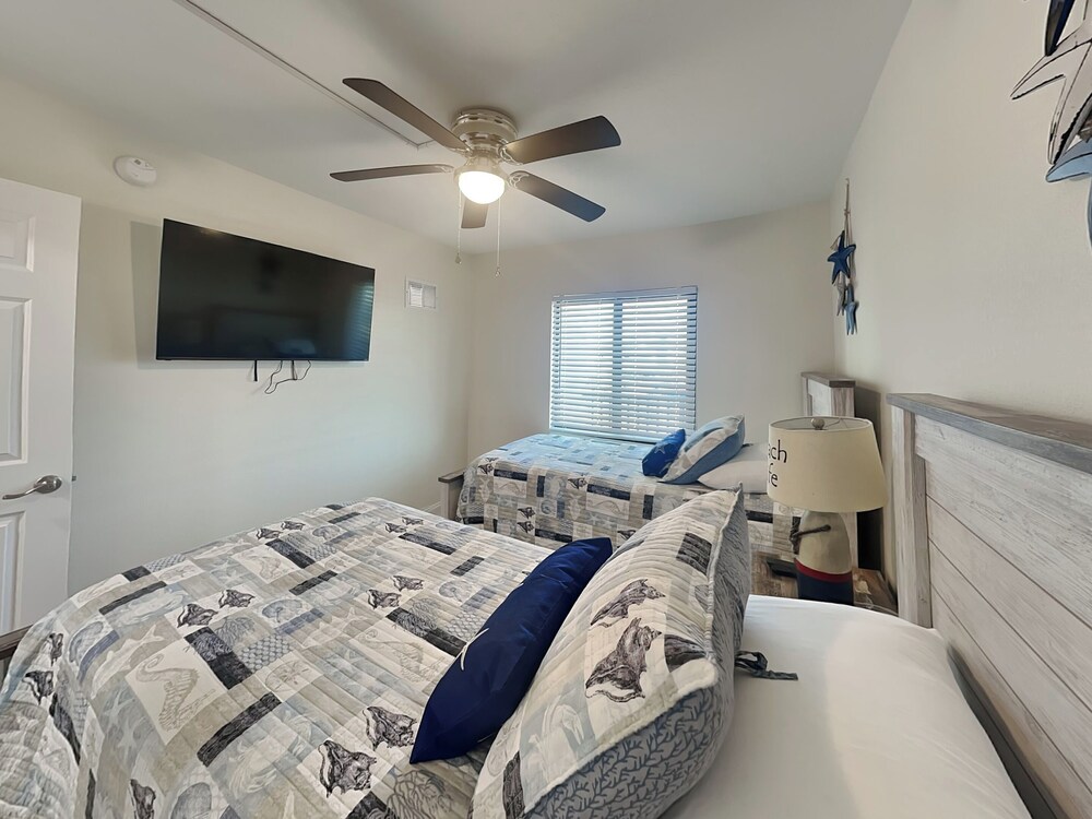 Seaside 3 by Distinctive Beach Rentals