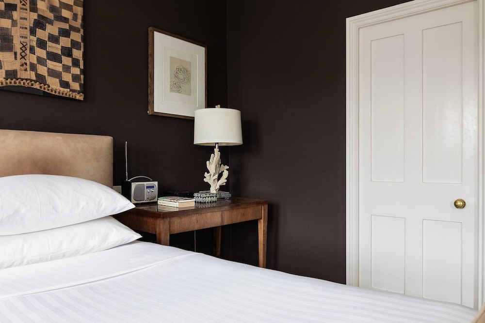 Chesilton Road by Onefinestay