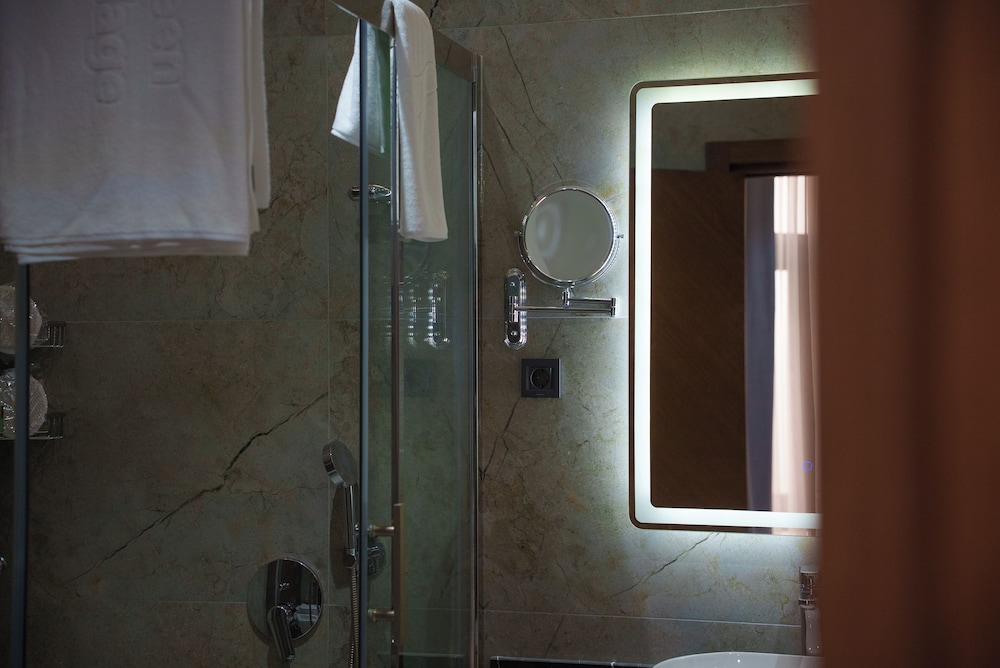 Green Village Hotel and Spa