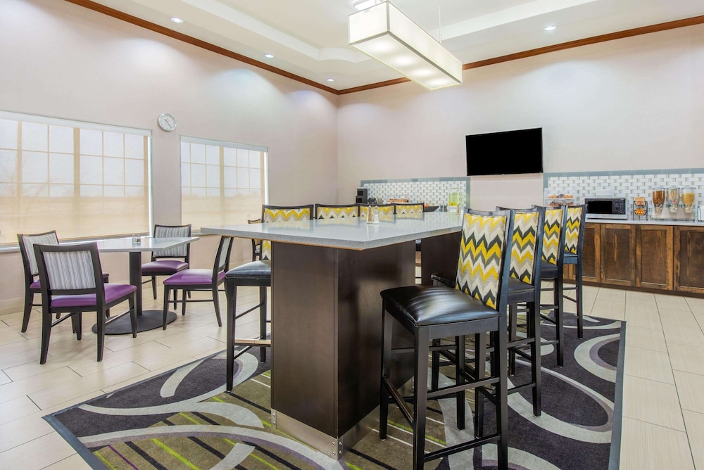 Gainesville Vacations - La Quinta Inn  Suites by Wyndham Gainesville - Property Image 6