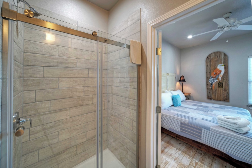 2 Homes, Sleeps 16, Shared Pool+boat Dock Laguna Village Serenity by Avantstay