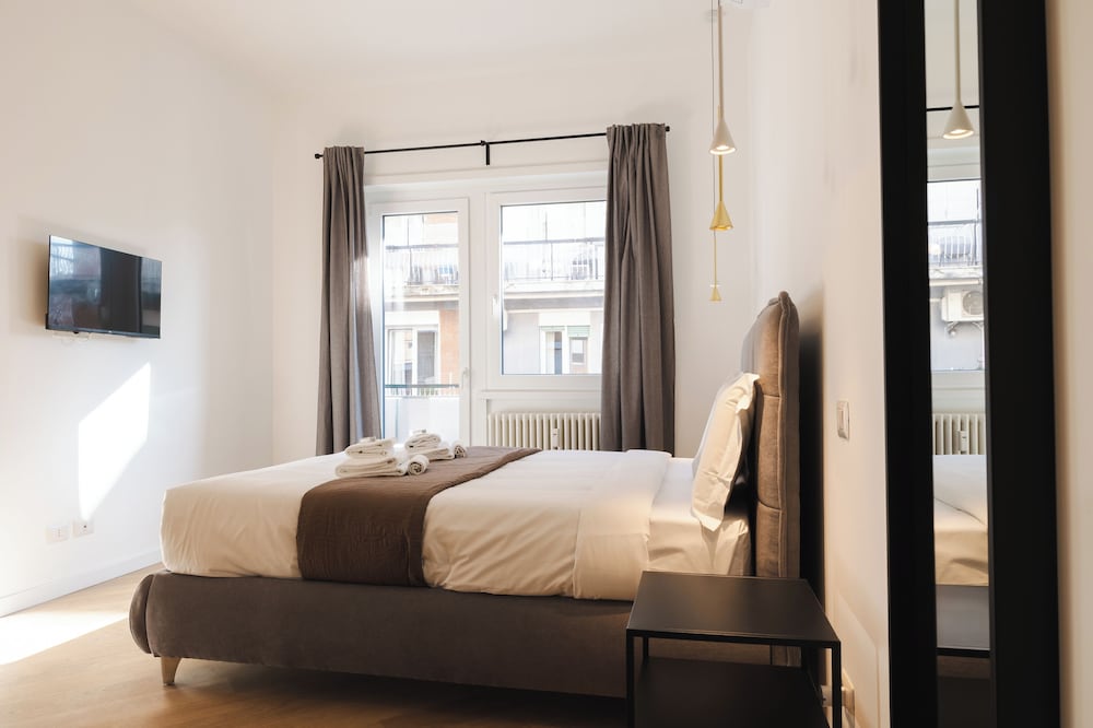 Domus Solis in Rome With 2 Bedrooms and 2 Bathrooms