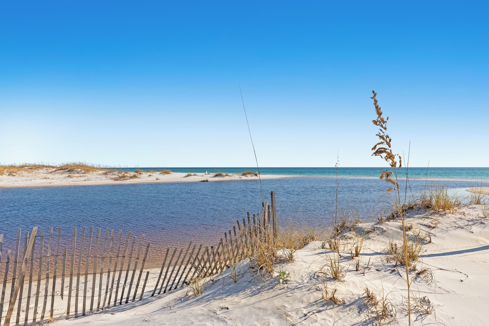 Sea Dlight: 3BR Beach Home Sleeps 10 With 4 Bikes in Watersound West