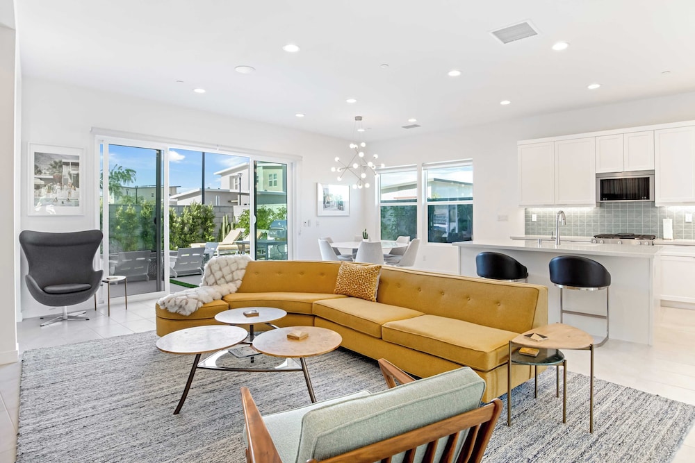 Lumen at Tahquitz: New Build With Pool, Fire Pit & Designer Interiors