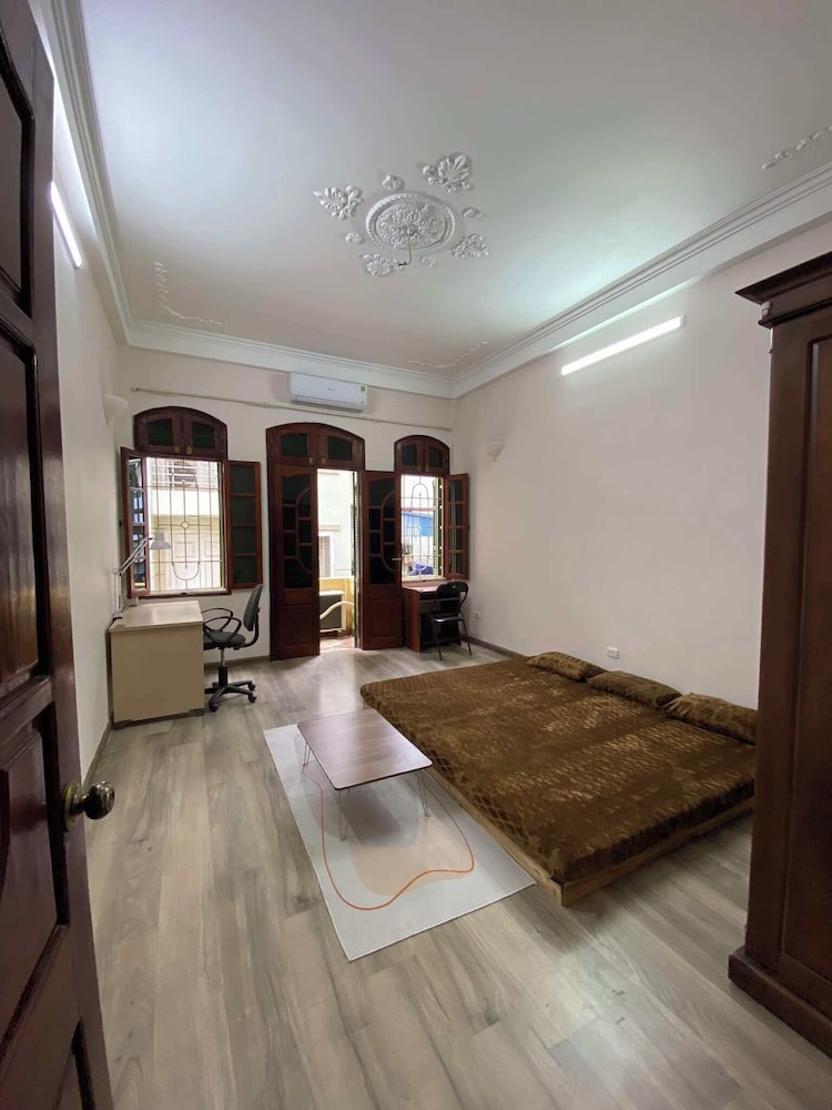 Cozy Fam Homestay in Central Hanoi - Hao Nam Street view 2