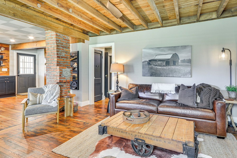 Cozy Cottage: Nature-filled Winston-salem Retreat!