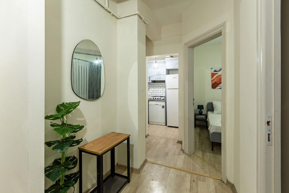 Modern Flat 5-min Walk to Taksim Square in Beyoglu