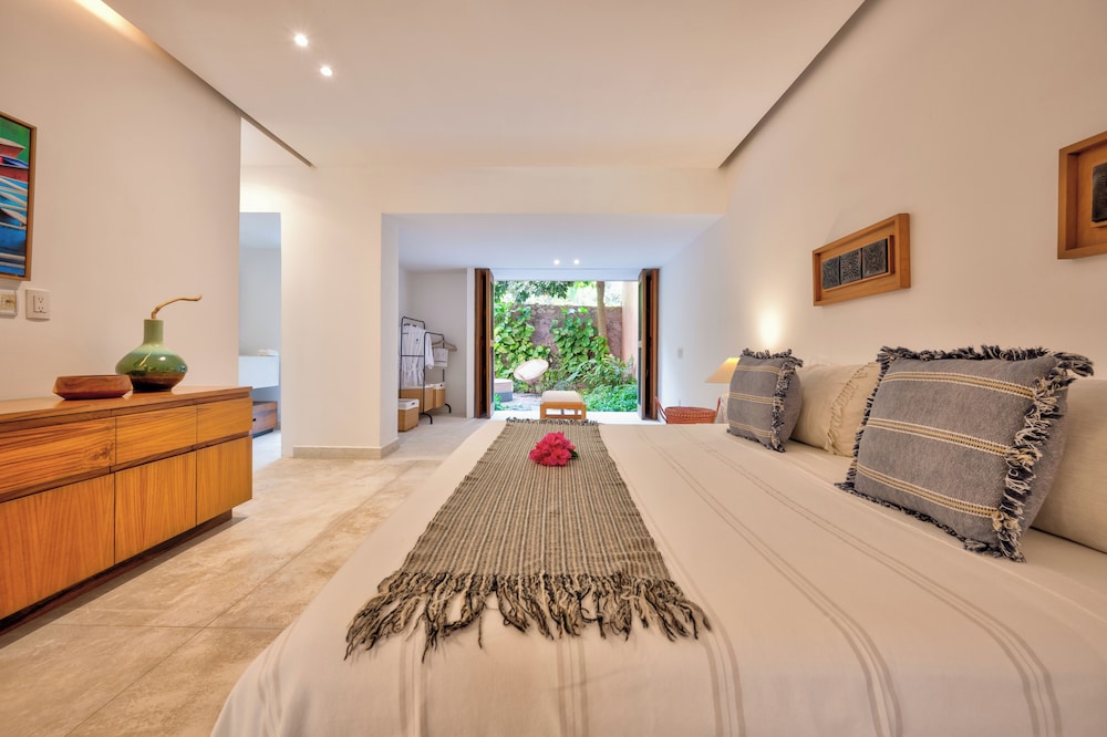 El Careyes Club & Residences