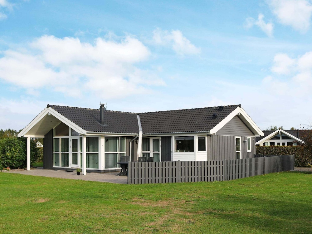7 Person Holiday Home in Hadsund view 4