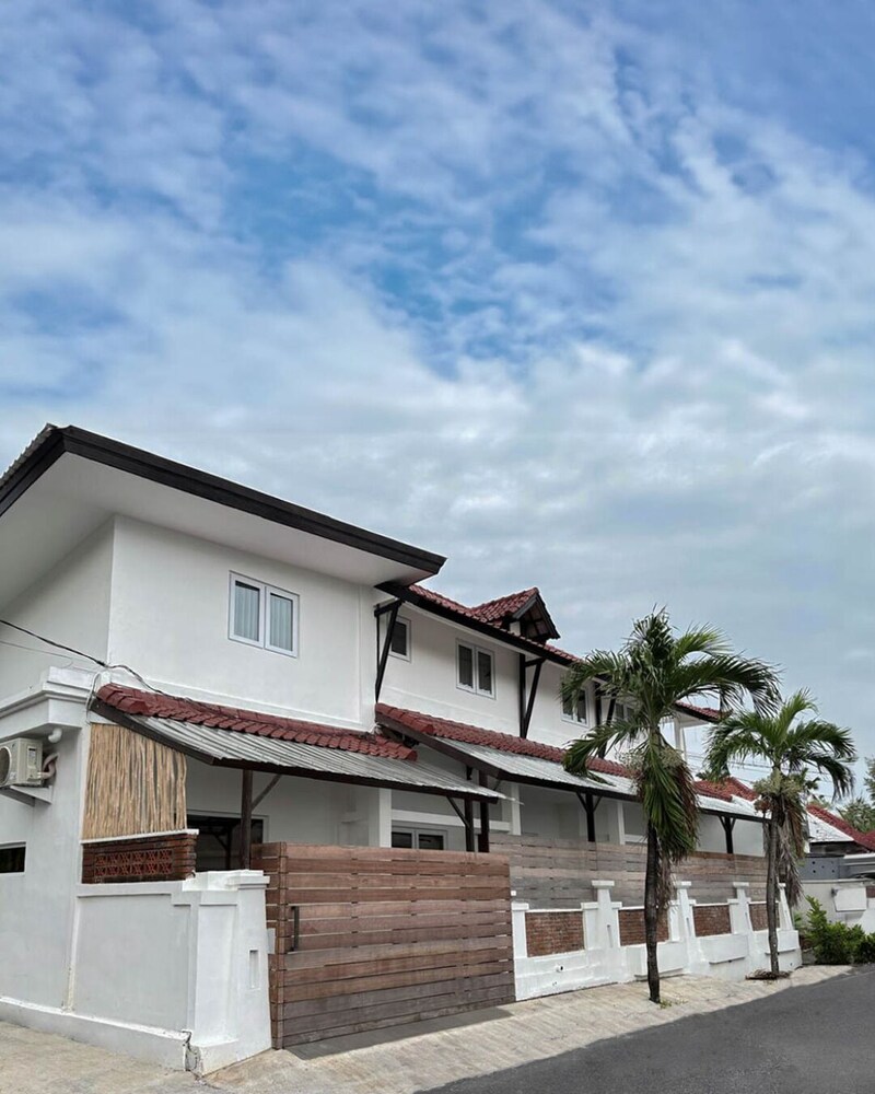 Tropical Townhouse 3 Bedrooms Seminyak