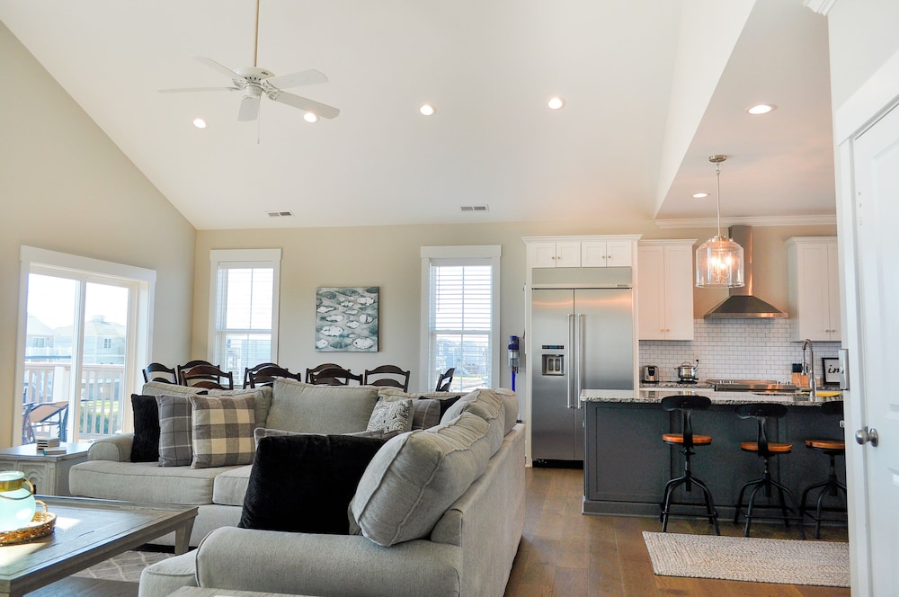 Family Tides by Topsail Realty
