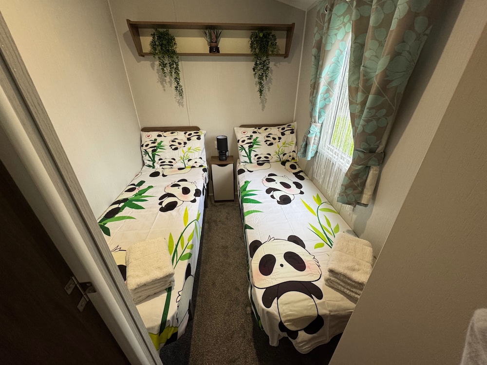 Haggerston Castle - Caravan - Sleeps 6 - Parking