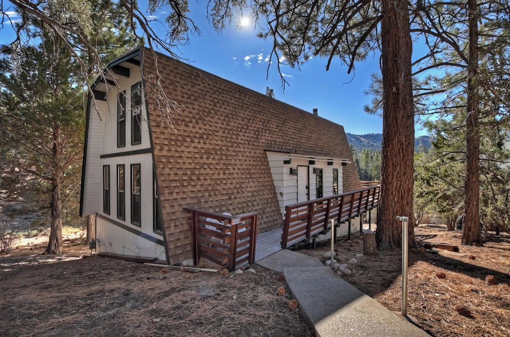 Yosemite Pines Cabin - Sleeps 6