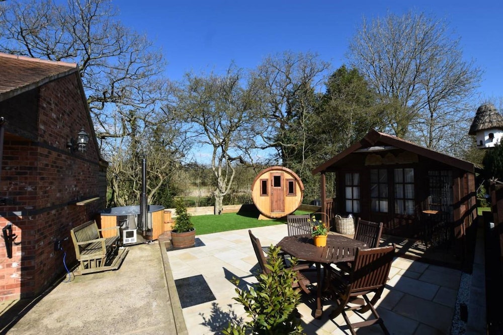 Oak Tree Stables