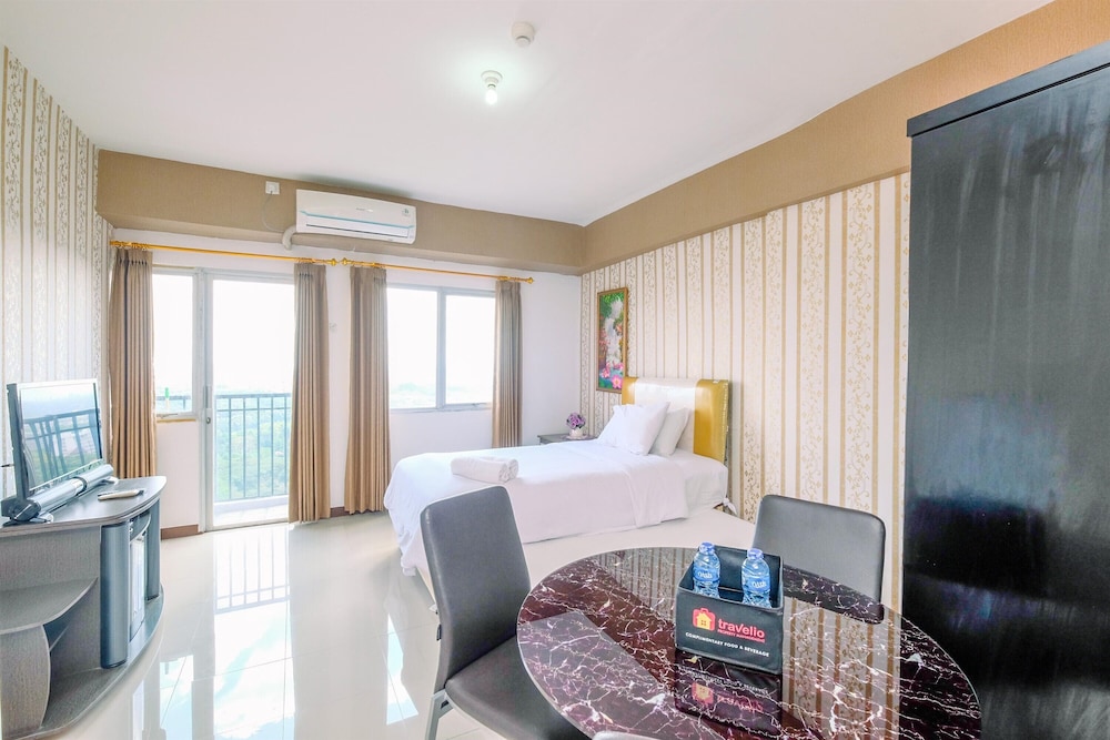 Nice And Minimalist Studio At Park View Condominium Apartment