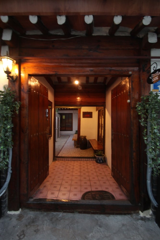 iCOS Guesthouse 1 for Female - Hostel