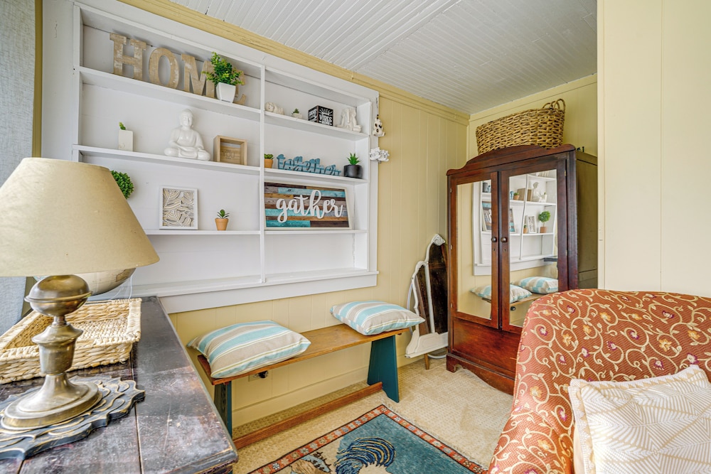 2 Mi to Hiking Trails: Cozy Fayetteville Cottage!