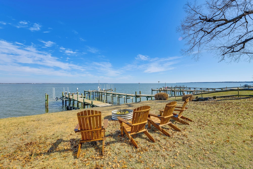 Patio & Yard: Potomac River Retreat in Hague
