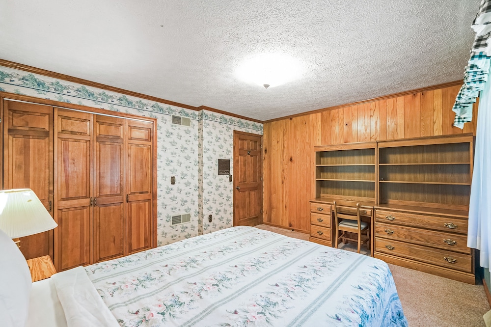 Bear Paw Cottage- 12 Mins To Seneca Rocks 3 Bedroom Cottage view 2