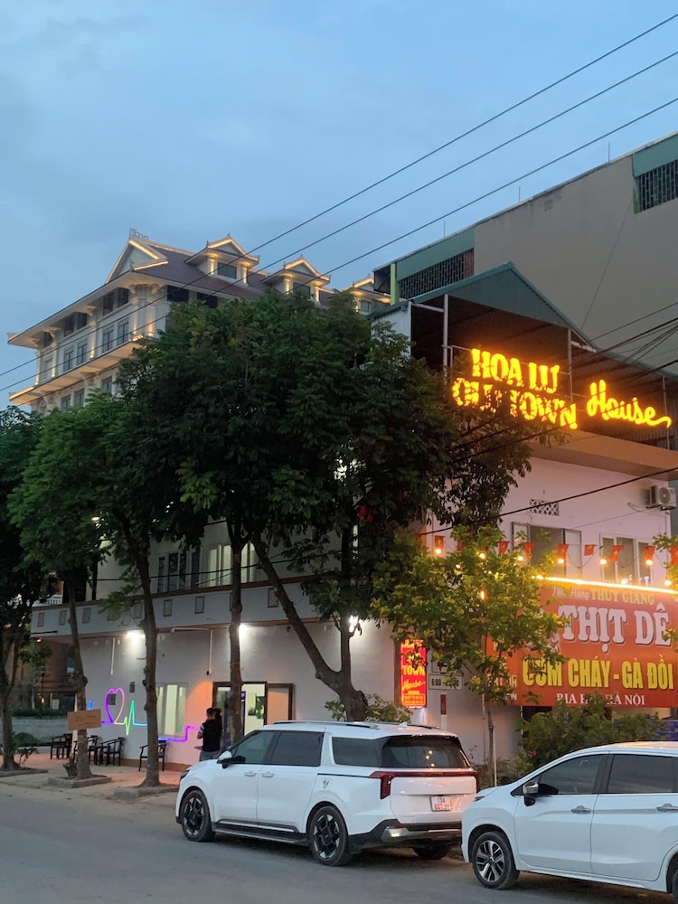 Hoa Lư Old Town House