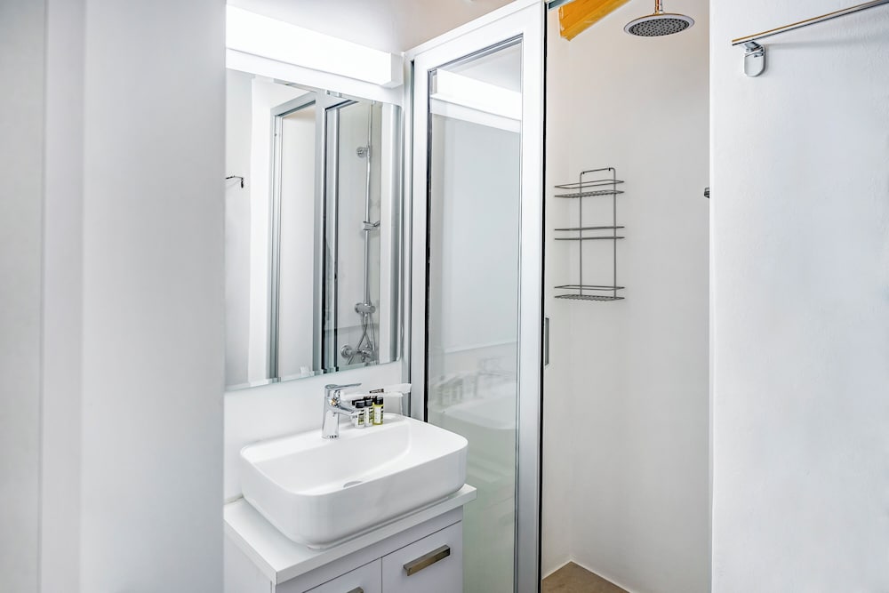 Olga Apt 4- Lovely Studio on Ground Floor