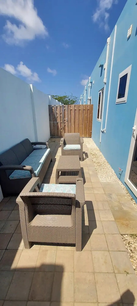 Amazing 2BR Suite w Pool Patio 5 min Dr2 Palmbeach