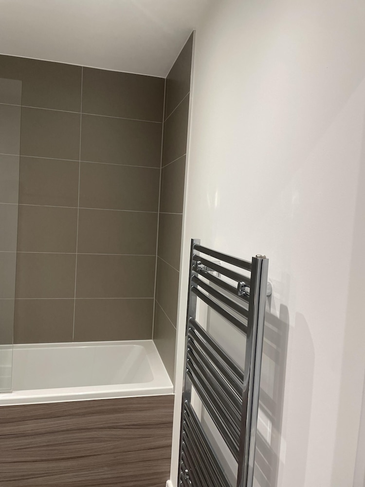 2 Bedroom Luxury Apartment in Barking