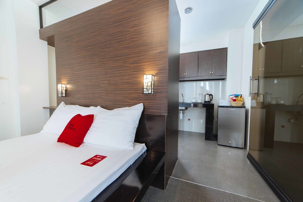 RedDoorz Premium @ Guadalupe Village Davao