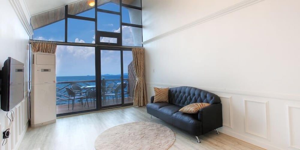Healing View Pension