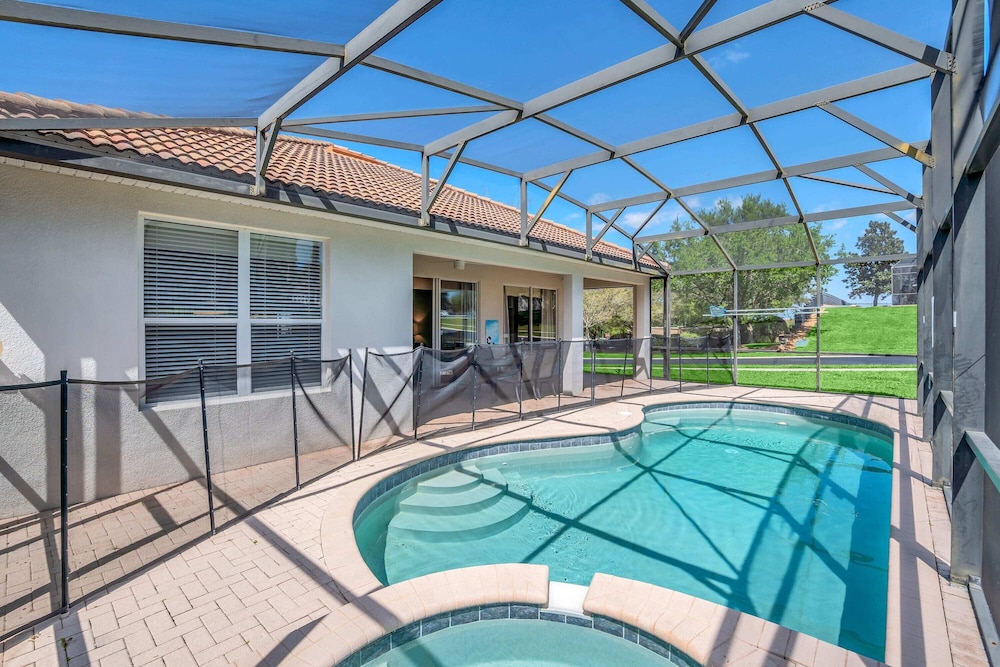 Lovely Decor and Large Pool Area! Less Than 5 Miles to Disney. #4wh633 - Image 3