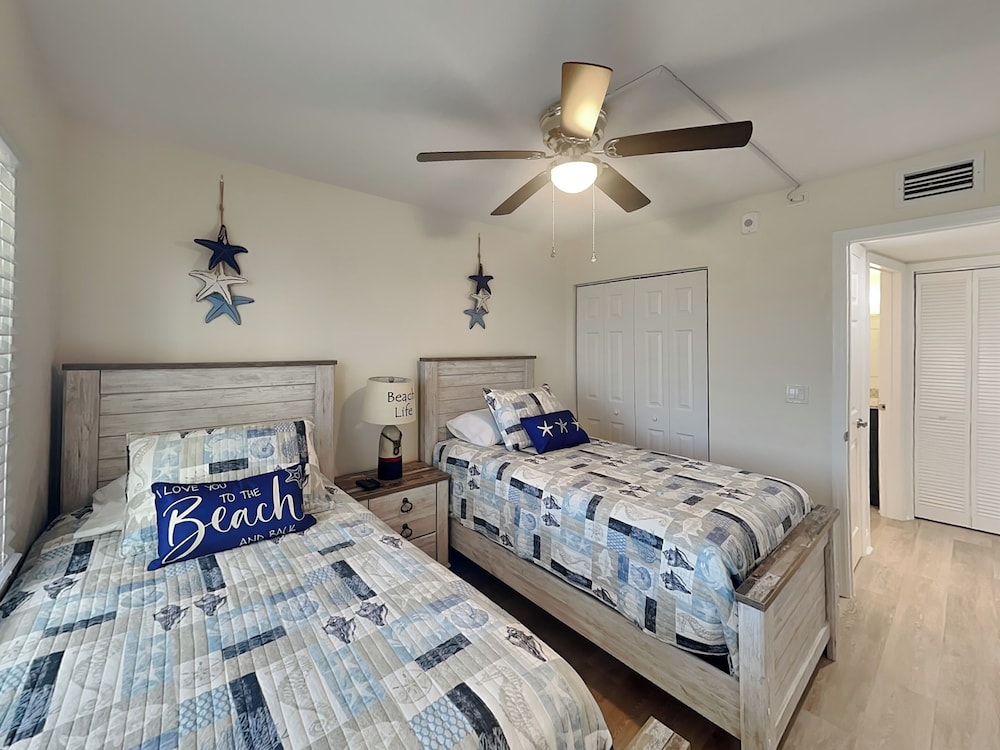 Seaside 3 by Distinctive Beach Rentals