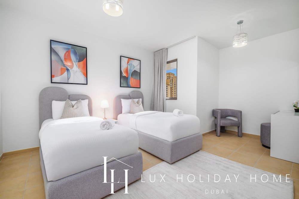 LUX The Murjan Sea View Suite 2