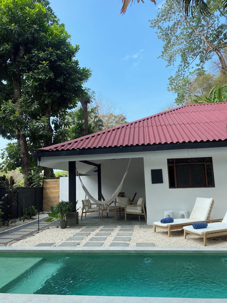 Zoa Villas - 2 minutes to the beach