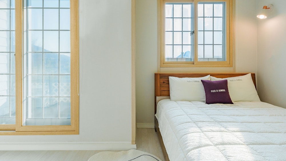 Geoje Peugeot Gomsol Petfriendly Pension