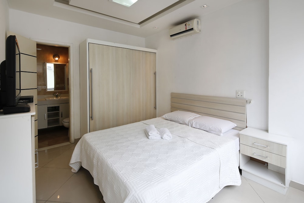 Rio Rentals 021 - U010 Excelente apartamento em Copacabana
