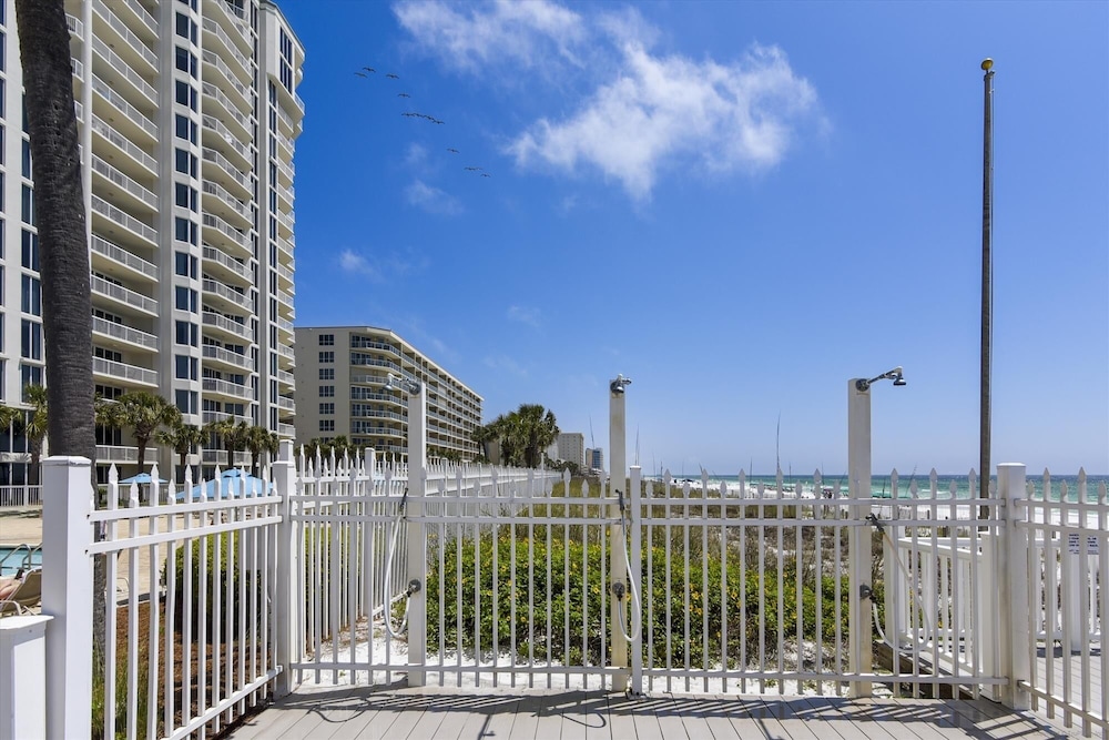 Silver Beach 1104w 3 Bedroom Condo