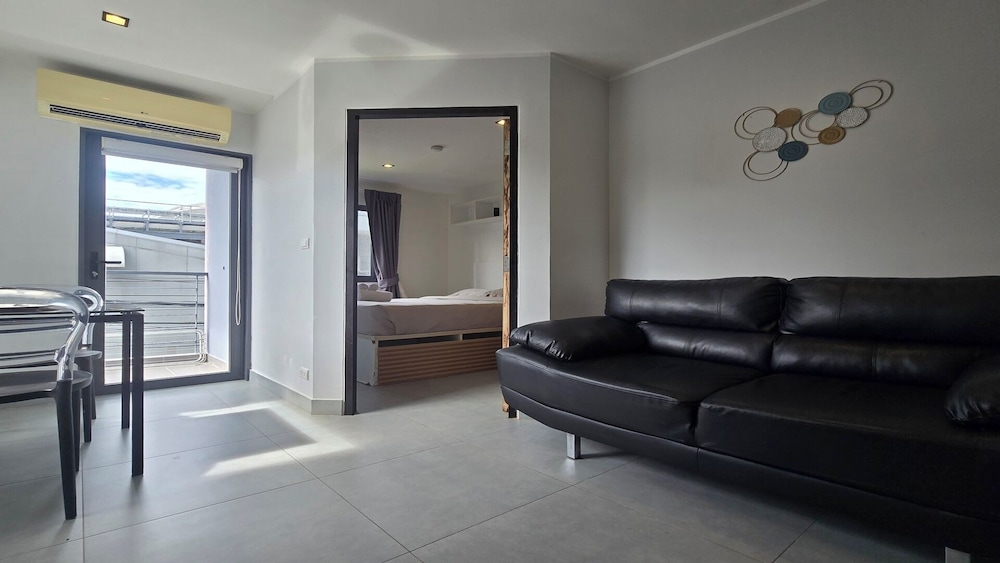 Island Escape 1BR T1-206