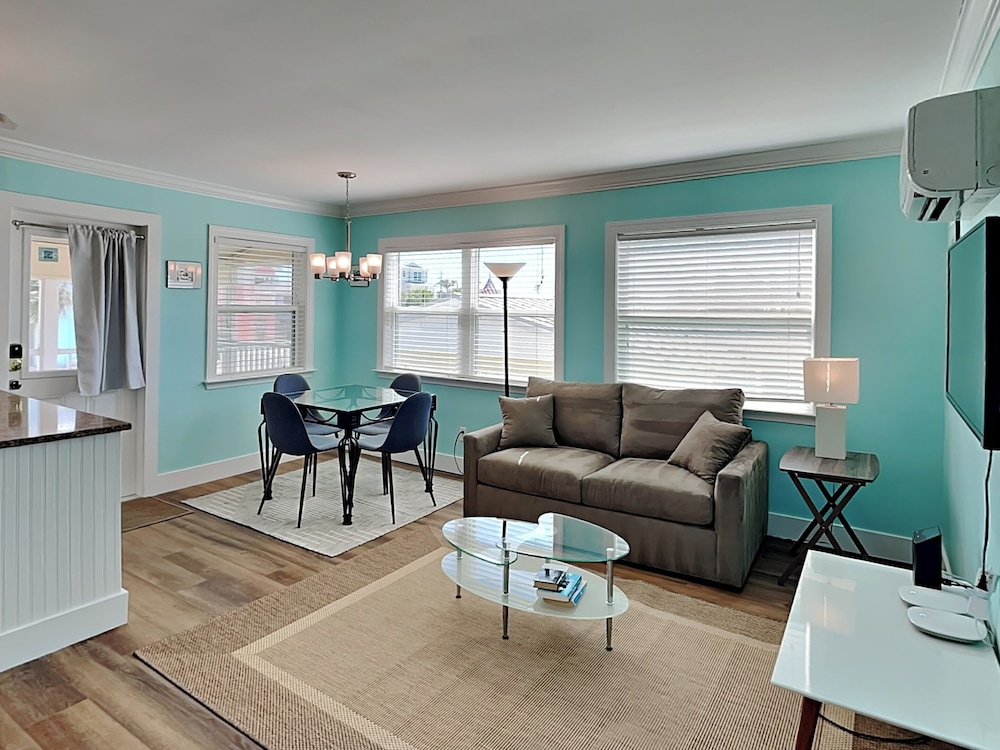 The Tides Retreat by Distinctive Beach Rentals