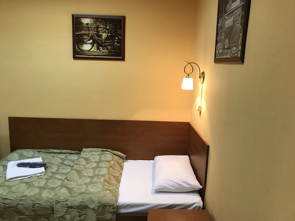 Good Cat - Hostel