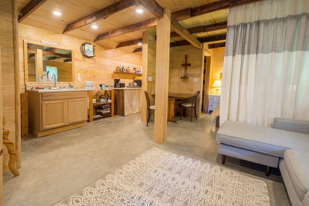 Dailey Renewal Retreat Bed & Breakfast