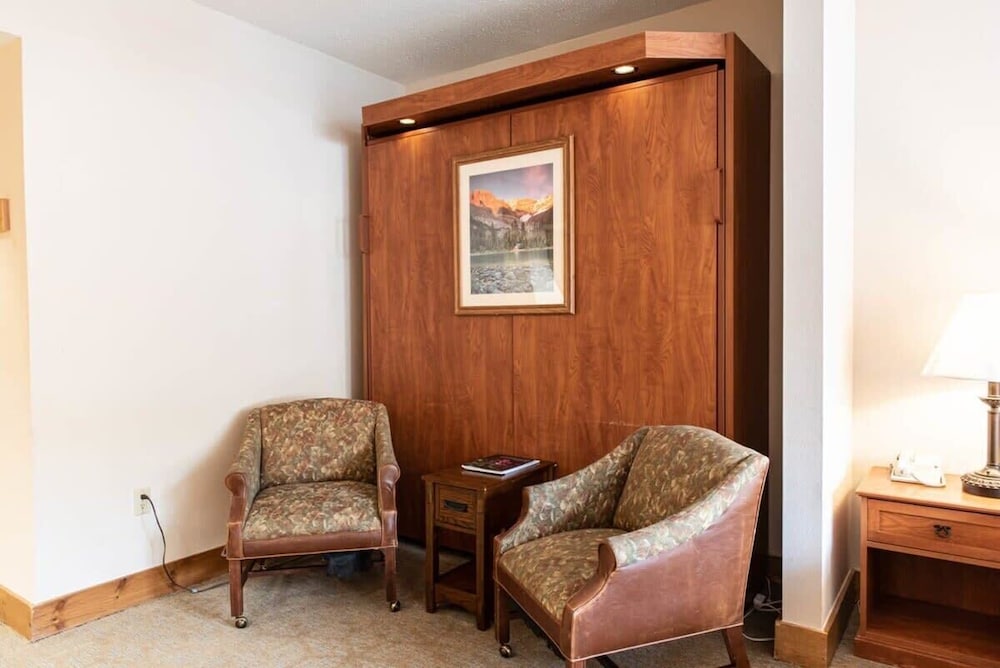 The Grand Lodge by Traverse Hospitality (No Resort Fees)