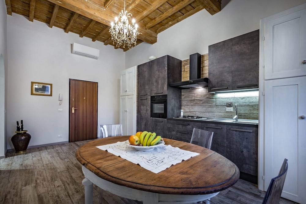 Arno Apartment A by Mmega