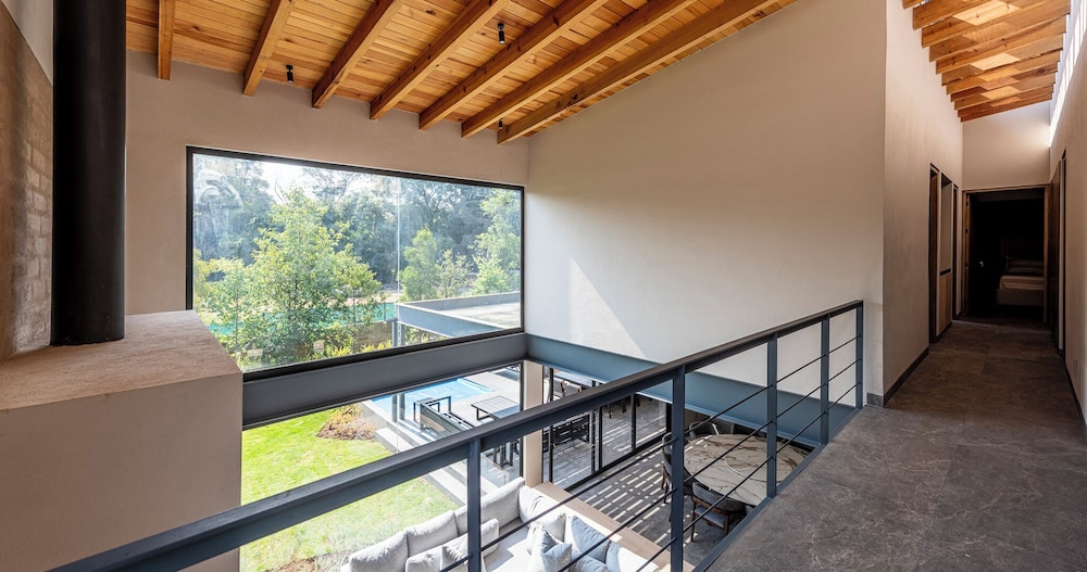 Casa Cundi-Contemporary Living in Nature