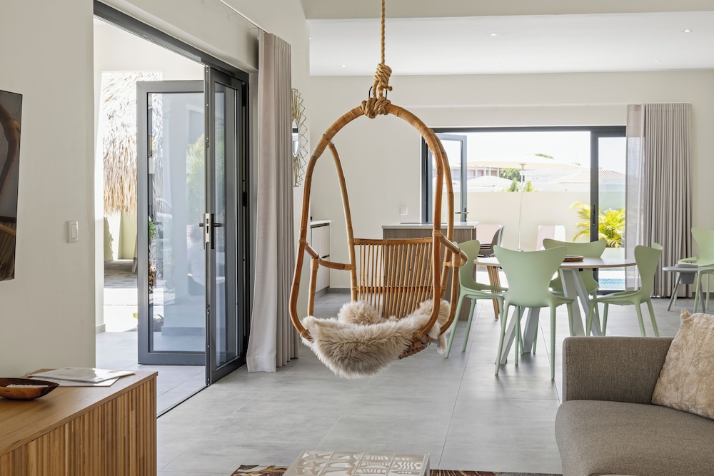 Villa Solana with private pool, Mambo Beach