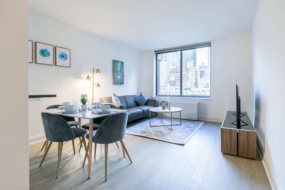 Fully Furnished 1BR in Murray Hills