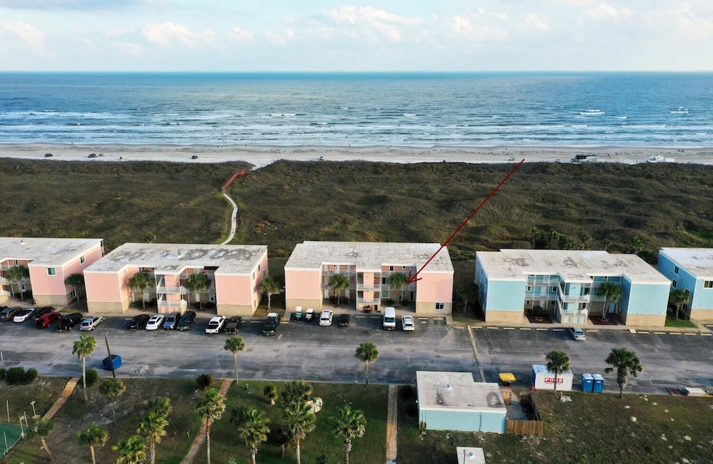 Rise N Beach by Avantstay Beachfront w Pool