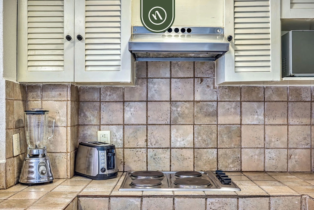 Beachfront 2 BR Condo - Beach - Pools - Tennis