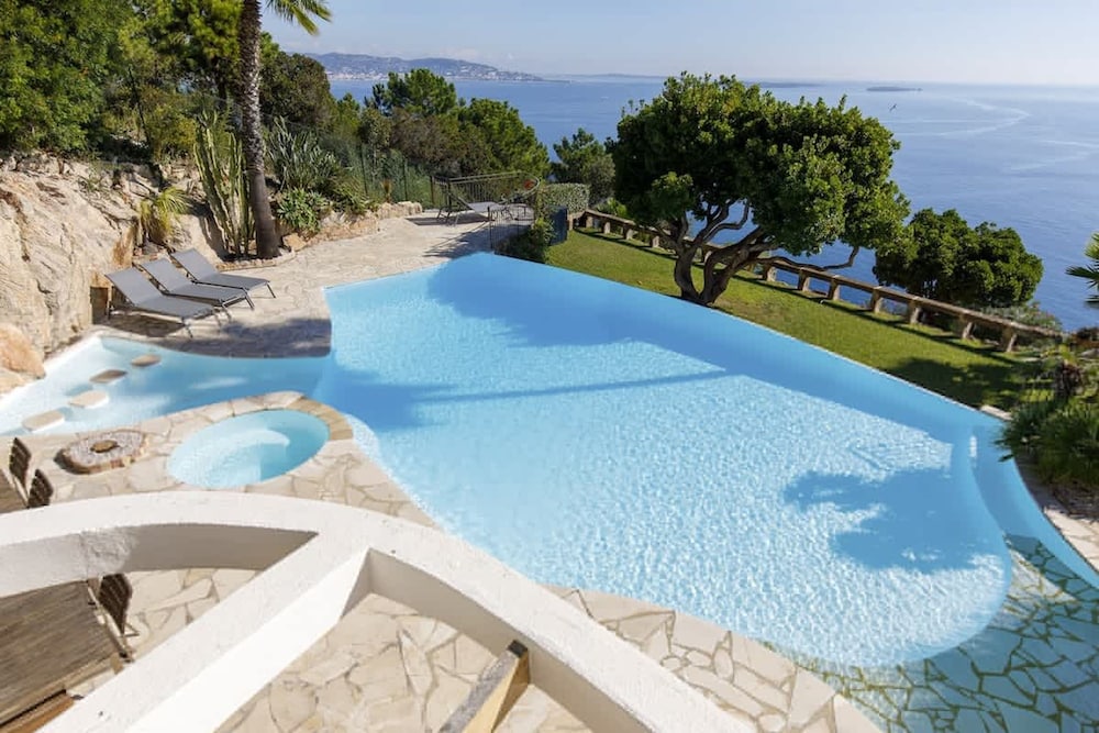 Magnificent Villa With sea View in Theoule sur Mer