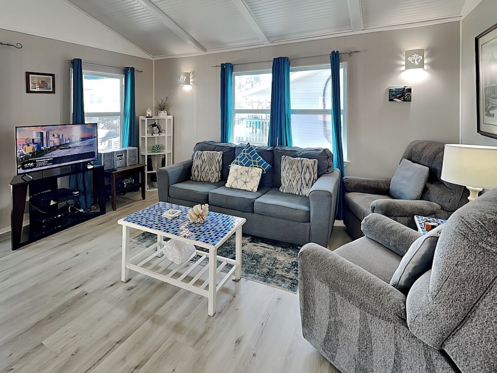Bayview Cottage by Ryson Vacation Rentals